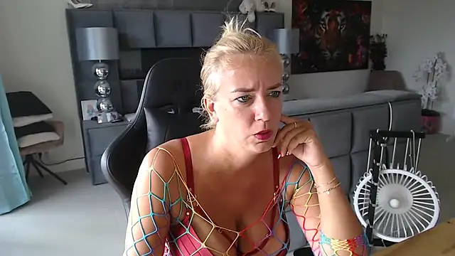 Wendysexyx online show from July 2026 11:37:02 AM