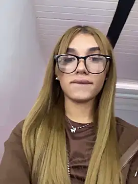 Snapshot of manely1 chatting on March 2025 09:18:02 PM manely1 online show from March 2025 09:18:02 PM