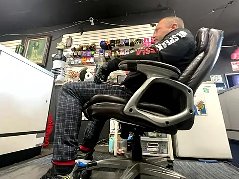 Snapshot of RawRyder8 chatting on November 2025 09:48:02 PM RawRyder8 online show from November 2025 09:48:02 PM