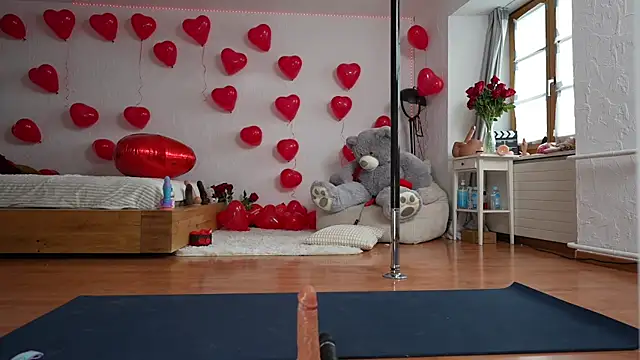 missdaisydiamond777 online show from February 2025 10:15:02 AM