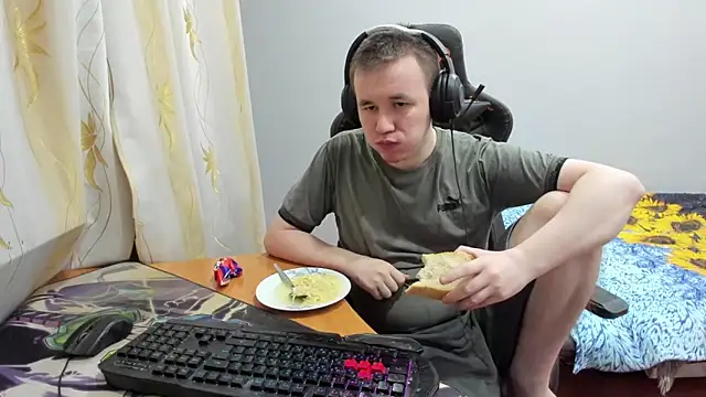 Snapshot of iliaskrislove chatting on October 2025 04:14:02 PM iliaskrislove online show from October 2025 04:14:02 PM