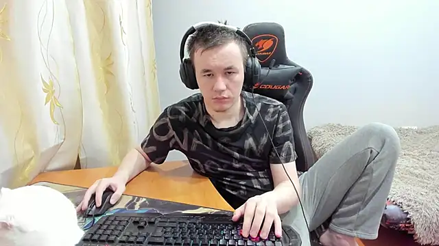 Snapshot of iliaskrislove chatting on November 2025 12:05:01 PM iliaskrislove online show from November 2025 12:05:01 PM