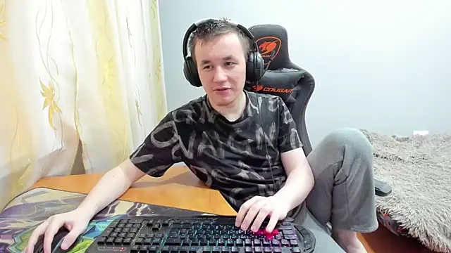 Snapshot of iliaskrislove chatting on November 2025 12:14:02 PM iliaskrislove online show from November 2025 12:14:02 PM