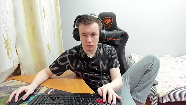 Snapshot of iliaskrislove chatting on November 2025 04:12:01 AM iliaskrislove online show from November 2025 04:12:01 AM