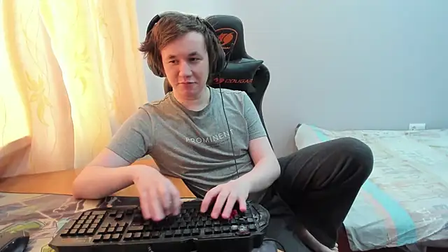 iliaskrislove online show from March 2026 07:46:01 AM