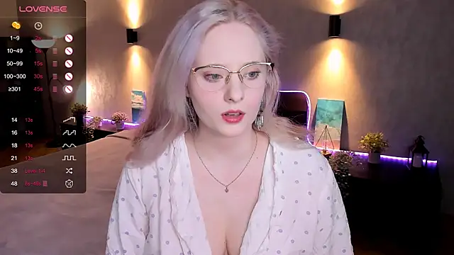 Aemilia  online show from February 2025 09:09:01 AM