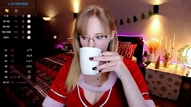 Snapshot of Aemilia_ chatting on December 2025 08:55:02 AM Aemilia online show from December 2025 08:55:02 AM