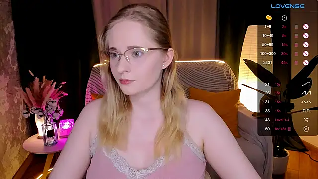 Snapshot of Aemilia_ chatting on February 2026 09:02:02 AM Aemilia online show from February 2026 09:02:02 AM