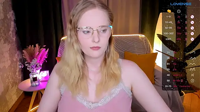 Snapshot of Aemilia_ chatting on February 2026 02:19:01 AM Aemilia online show from February 2026 02:19:01 AM