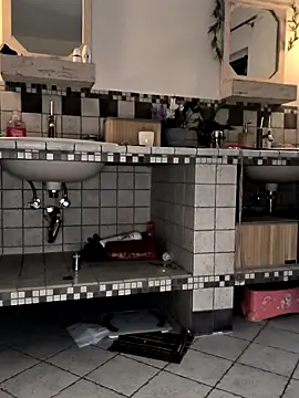 Linalicious online show from February 2025 01:49:02 PM