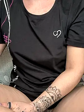 Snapshot of Linalicious chatting on March 2026 06:36:02 AM Linalicious online show from March 2026 06:36:02 AM