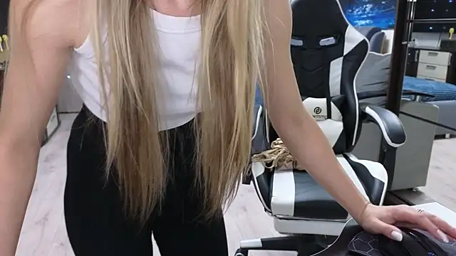 Strip-Lady online show from December 2025 01:17:01 PM