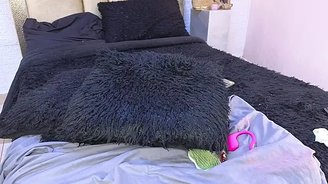 ximenawilliamss online show from November 2025 11:22:02 AM