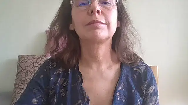 HollyJewel online show from March 2026 09:49:02 AM