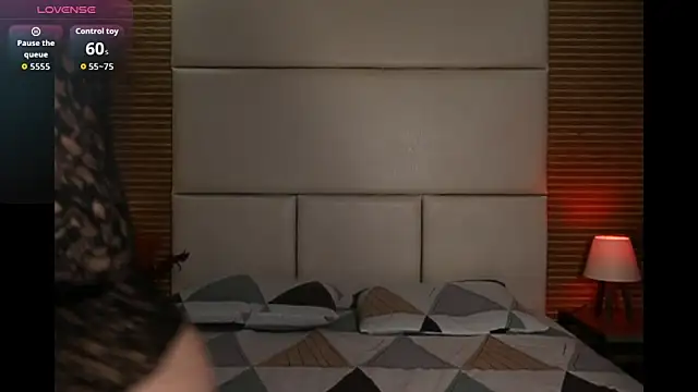 Snapshot of AliceBellamy chatting on March 2026 02:27:01 AM AliceBellamy online show from March 2026 02:27:01 AM