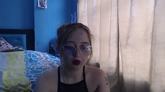 Liaroberts1 online show from January 2025 03:46:01 PM