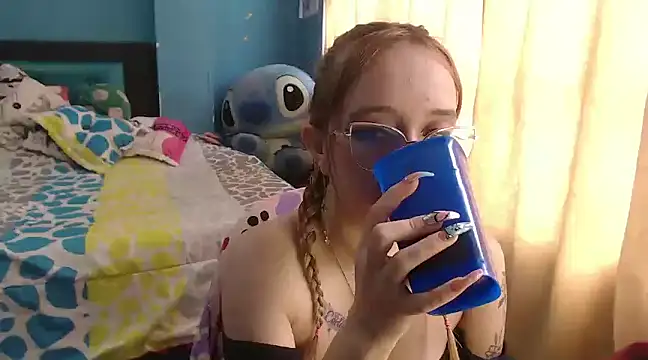 Liaroberts1 online show from February 2025 09:15:01 PM