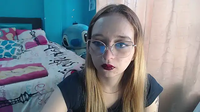 Liaroberts1 online show from February 2025 12:03:02 PM