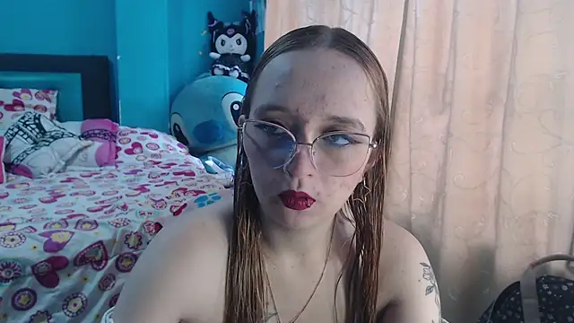 Liaroberts1 online show from March 2025 12:00:01 PM