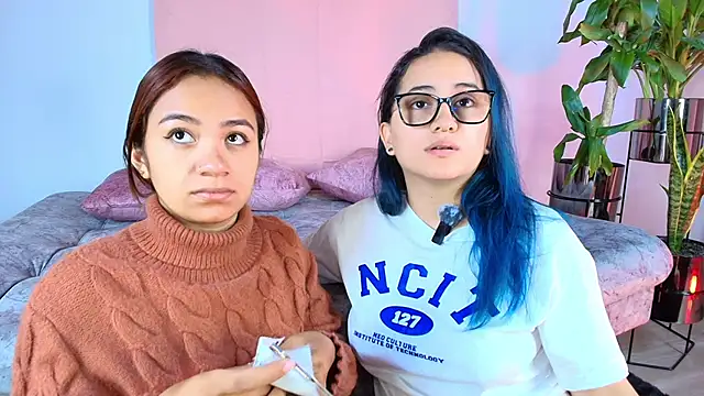 Snapshot of Jules_n_Gia chatting on September 2025 10:30:02 AM Jules n Gia online show from September 2025 10:30:02 AM