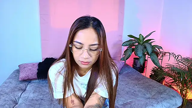 Snapshot of Jules_n_Gia chatting on December 2025 05:55:02 PM Jules n Gia online show from December 2025 05:55:02 PM