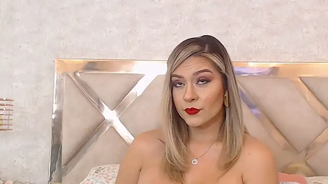 Snapshot of JoannaStanford chatting on December 2024 08:47:01 PM JoannaStanford online show from December 2024 08:47:01 PM