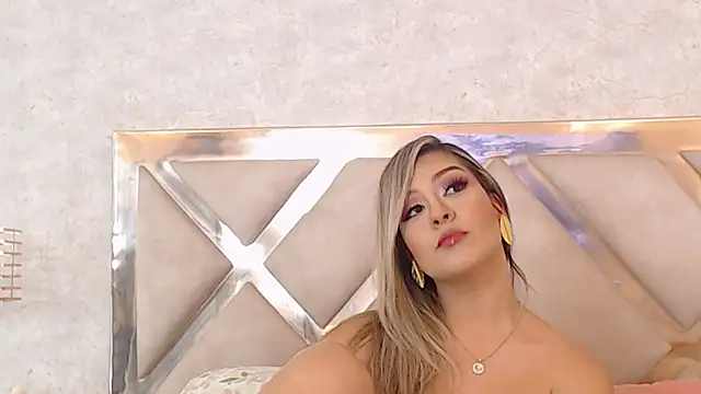 Snapshot of JoannaStanford chatting on January 2025 02:20:02 AM JoannaStanford online show from January 2025 02:20:02 AM