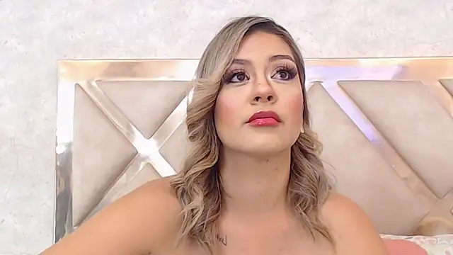 Snapshot of JoannaStanford chatting on January 2025 10:33:01 PM JoannaStanford online show from January 2025 10:33:01 PM