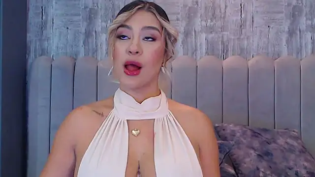 Snapshot of JoannaStanford chatting on September 2025 07:58:02 PM JoannaStanford online show from September 2025 07:58:02 PM