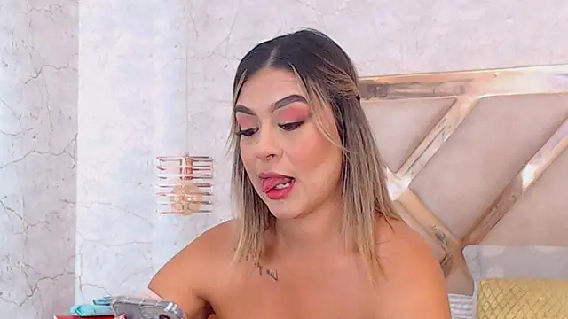 Snapshot of JoannaStanford chatting on November 2025 12:43:02 AM JoannaStanford online show from November 2025 12:43:02 AM