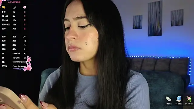 Snapshot of ZaraDames_ chatting on November 2025 04:12:02 AM ZaraDames online show from November 2025 04:12:02 AM