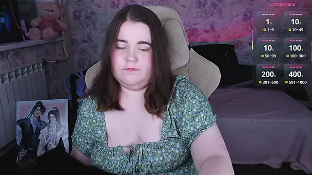 Estelle Hicks online show from June 2026 07:27:02 PM