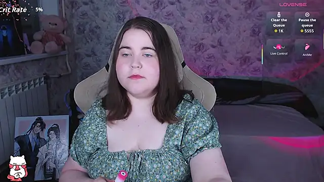 Estelle Hicks online show from June 2026 07:17:01 PM