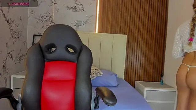 SUNNYCYRUS online show from November 2025 02:16:01 PM