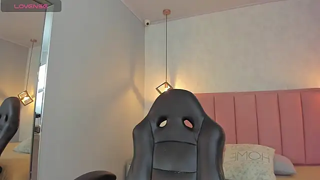 SUNNYCYRUS online show from March 2026 12:49:02 PM