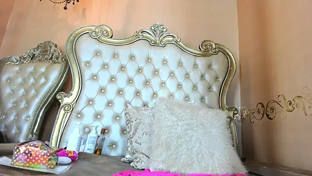 Celeste Baker  online show from December 2025 01:17:01 PM