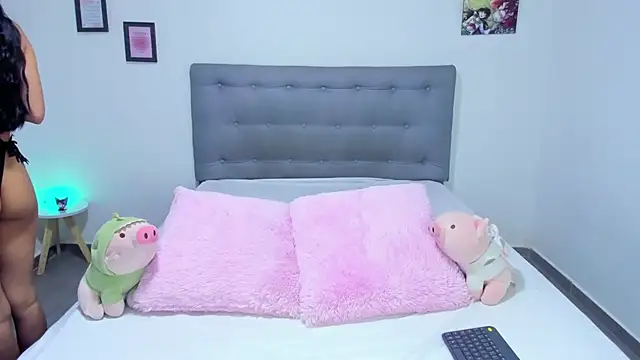 Agataowens online show from January 2025 12:07:01 AM