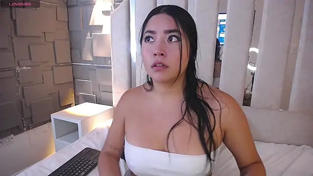 Susy thomson online show from April 2026 09:39:33 PM