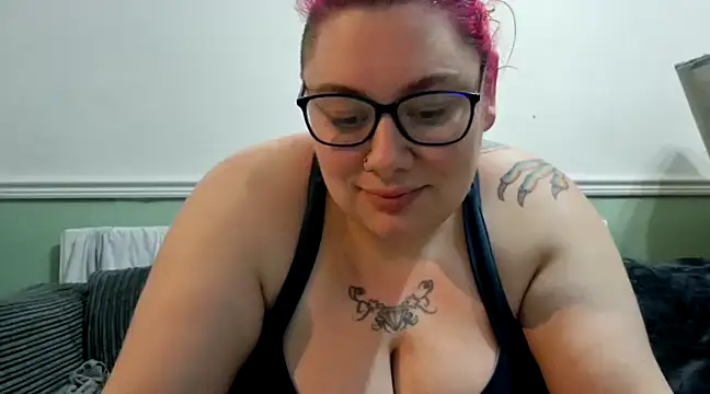 Snapshot of Bustycurves chatting on December 2024 09:41:01 PM Bustycurves online show from December 2024 09:41:01 PM