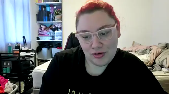 Snapshot of Bustycurves chatting on December 2024 10:44:02 AM Bustycurves online show from December 2024 10:44:02 AM