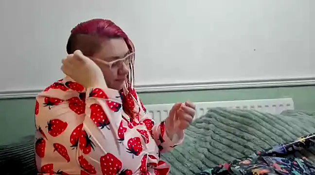 Snapshot of Bustycurves chatting on December 2024 10:02:01 AM Bustycurves online show from December 2024 10:02:01 AM