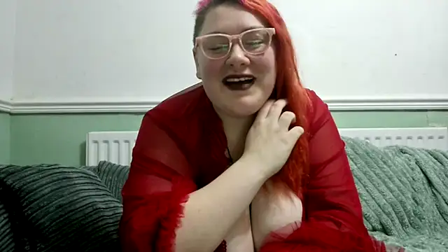 Snapshot of Bustycurves chatting on December 2024 09:06:01 PM Bustycurves online show from December 2024 09:06:01 PM