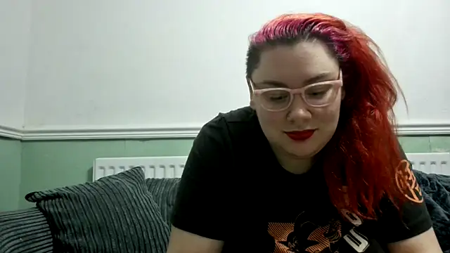 Snapshot of Bustycurves chatting on December 2024 12:14:02 AM Bustycurves online show from December 2024 12:14:02 AM