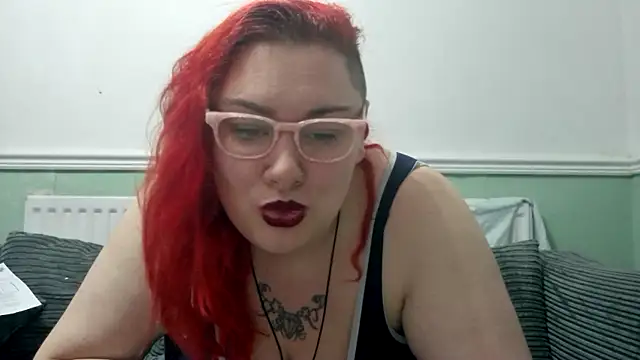 Snapshot of Bustycurves chatting on February 2025 10:04:01 PM Bustycurves online show from February 2025 10:04:01 PM