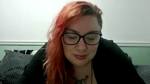 Snapshot of Bustycurves chatting on February 2025 09:48:01 PM Bustycurves online show from February 2025 09:48:01 PM