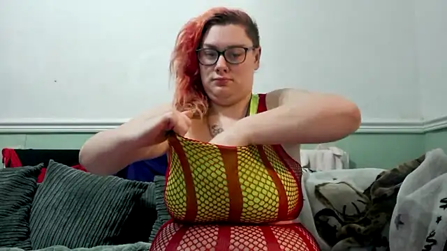 Snapshot of Bustycurves chatting on March 2025 08:21:02 PM Bustycurves online show from March 2025 08:21:02 PM