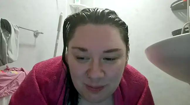 Snapshot of Bustycurves chatting on March 2025 01:32:02 AM Bustycurves online show from March 2025 01:32:02 AM