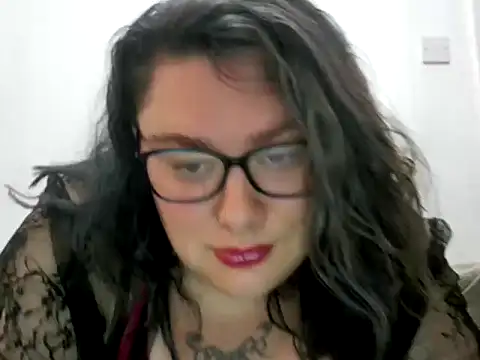 Snapshot of Bustycurves chatting on September 2025 09:53:02 PM Bustycurves online show from September 2025 09:53:02 PM