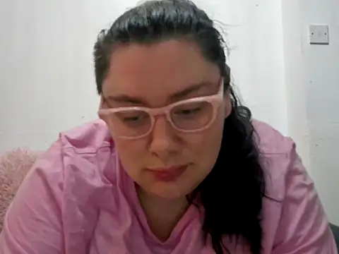 Snapshot of Bustycurves chatting on October 2025 09:00:02 PM Bustycurves online show from October 2025 09:00:02 PM