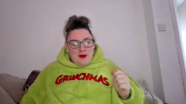 Snapshot of Bustycurves chatting on November 2025 12:26:01 PM Bustycurves online show from November 2025 12:26:01 PM